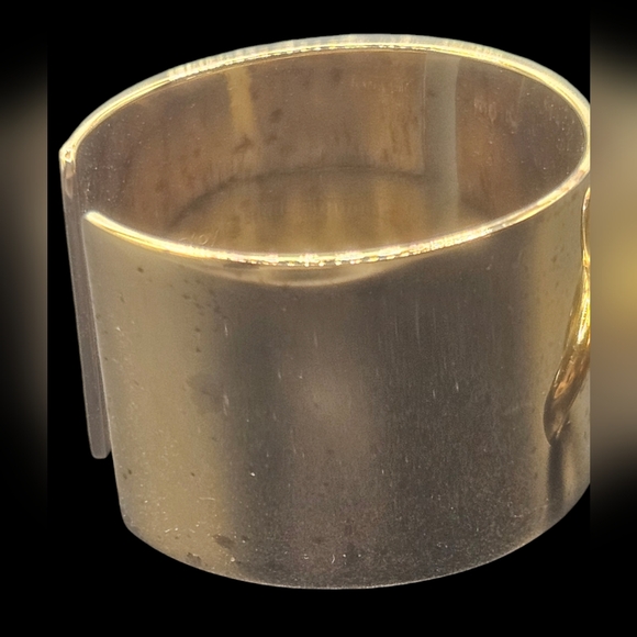 Gold Open Ring - Picture 6 of 9